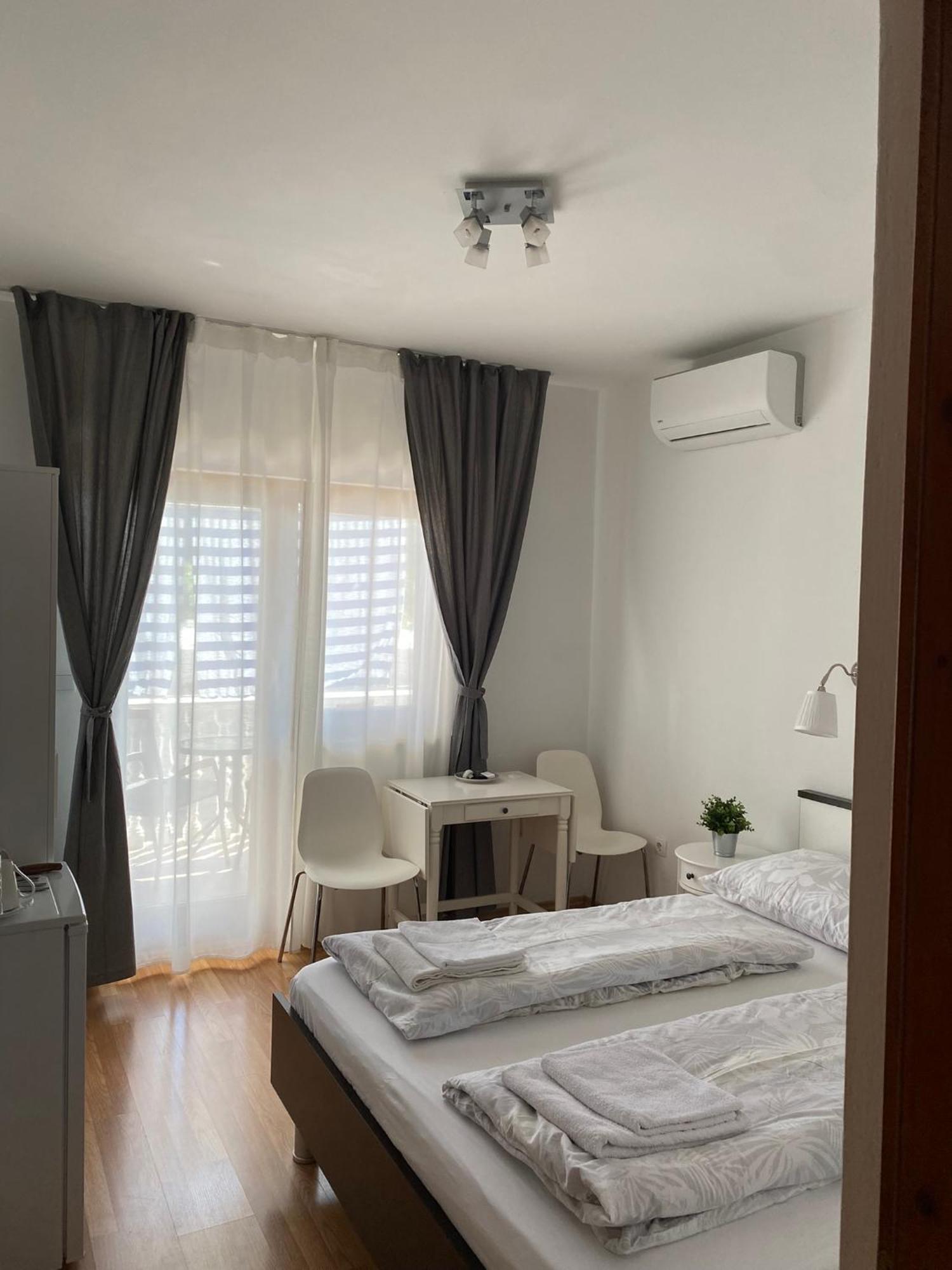 Apartments Irina Rovanjska Exterior photo